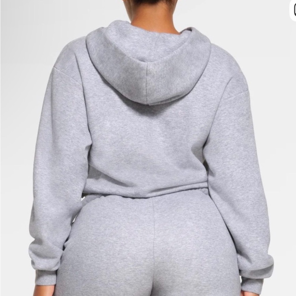 SKIMS ZIP UP HOODIE SIZE SMALL NWOT